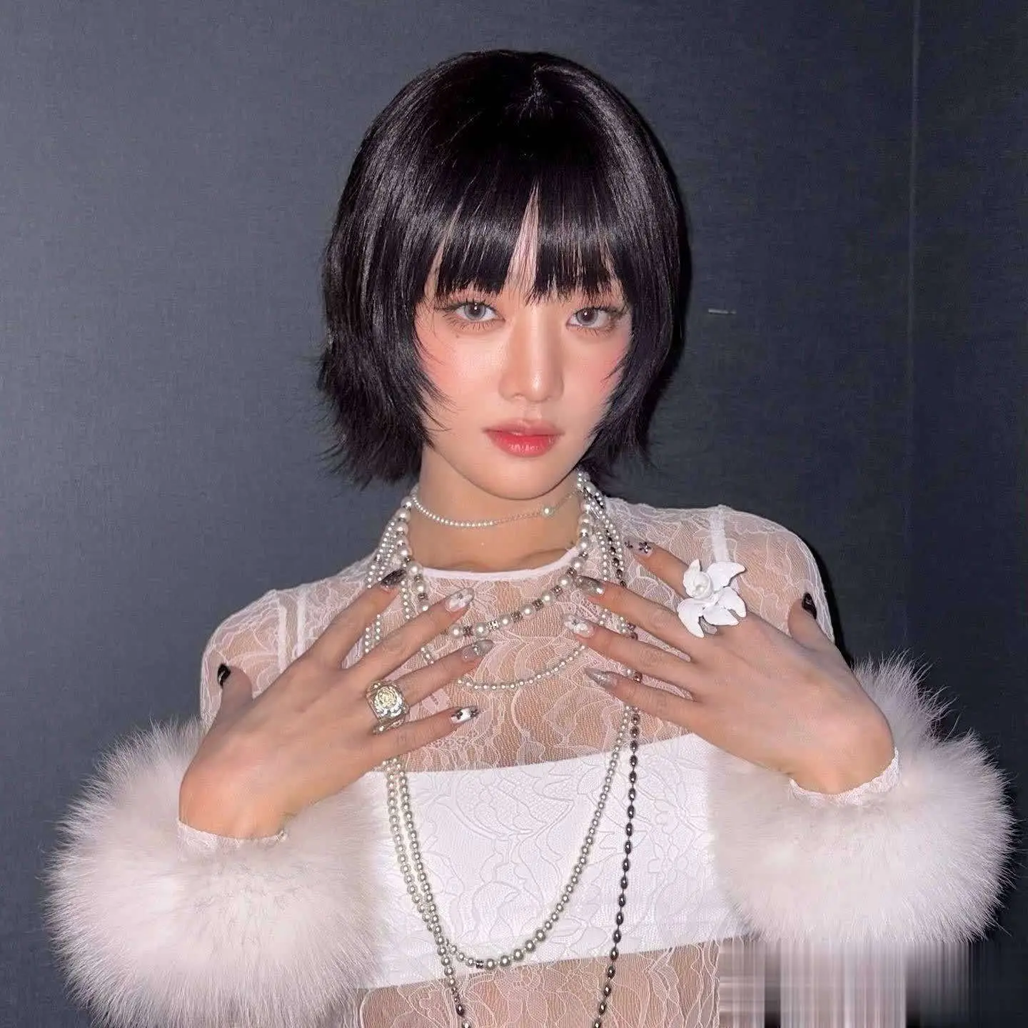 齐刘海短发_女明星个性短发图片大全_短发造型