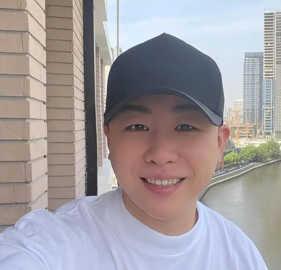 娱乐圈慈善大事件_香港火灾明星捐款_韩红爱心慈善基金会捐款明细