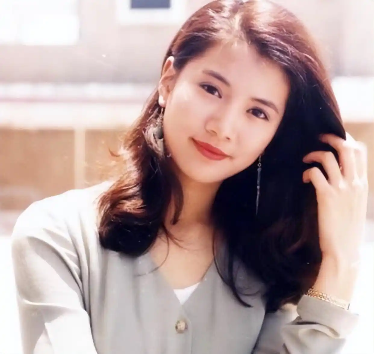 朱珠陈红袁咏仪郭晶晶景甜_旺夫面相的女明星_娱乐圈天生富贵相女星