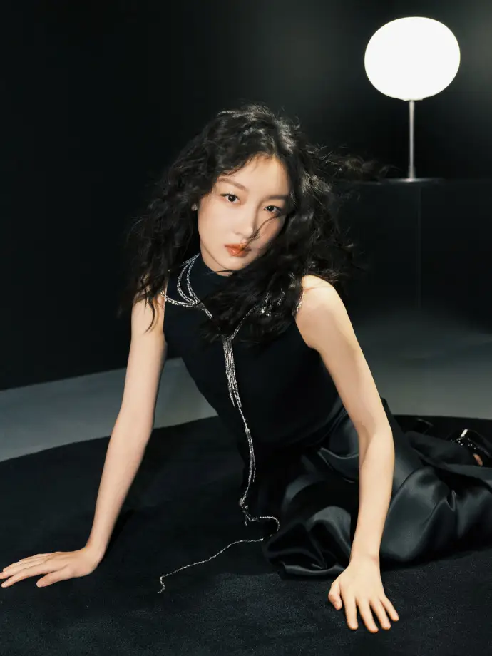 迪丽热巴2025演技_杨幂内娱颜值核武器_女明星照片最美照片