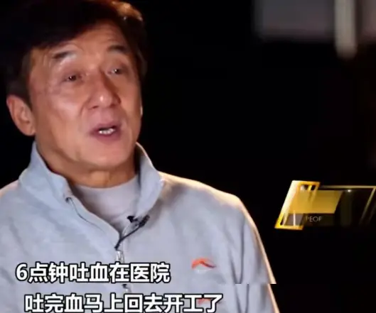朝天鼻明星_混血女明星鼻子_塌鼻子明星