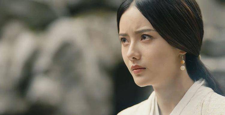 混血女明星鼻子_美女整容前后对比_娱乐圈整容美女